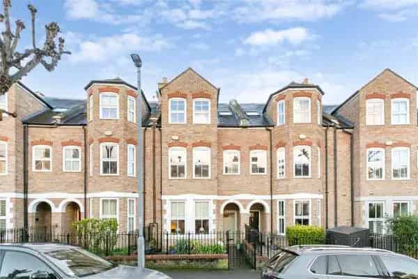 Five Bedroom Family Home near Wandsworth Common