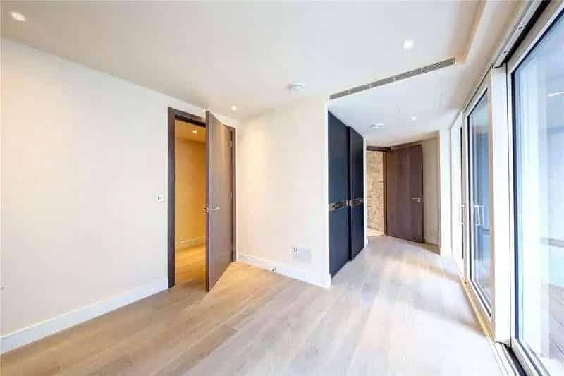 2 Bed Flat for Sale in Chelsea Creek