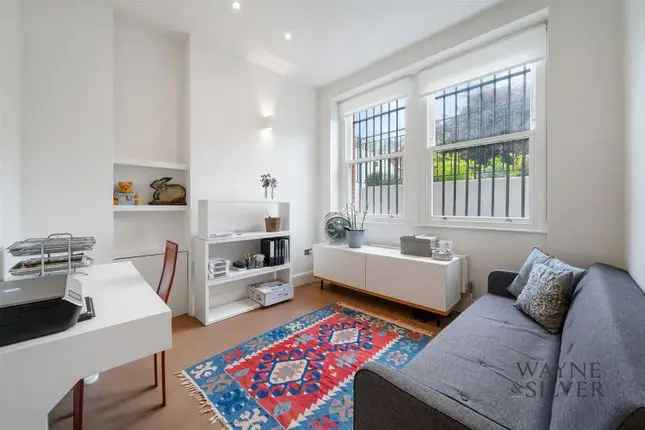 Flat to rent in Maresfield Gardens, Hampstead NW3