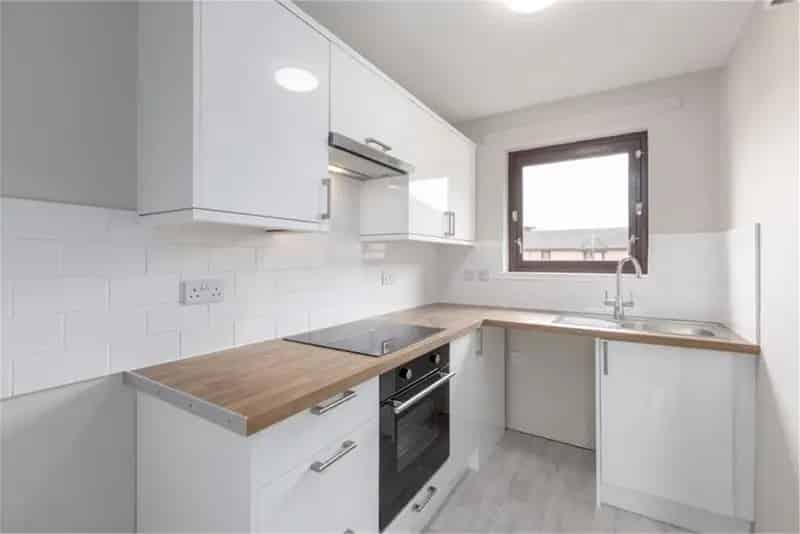 2 Bed Flat Third Floor 1 Reception Room Edinburgh