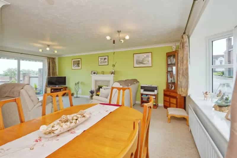 Stunning 3-Bedroom Bungalow in Minehead with Sea Views