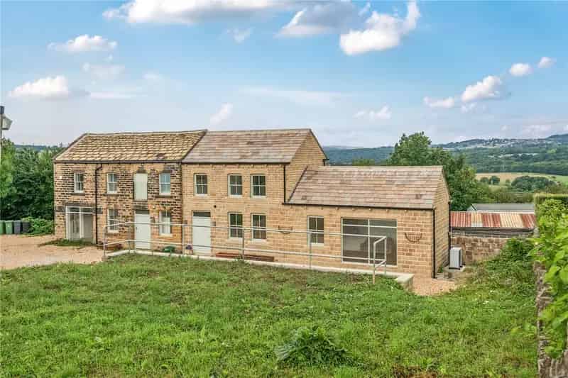 Grade II Listed Barn Conversion Rodley Four Bedrooms Triple Garage