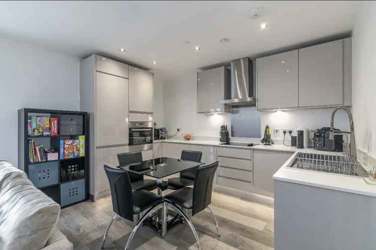 2 Bed 2 Bath Apartment Near Watford Junction - Zero Deposit Guarantee