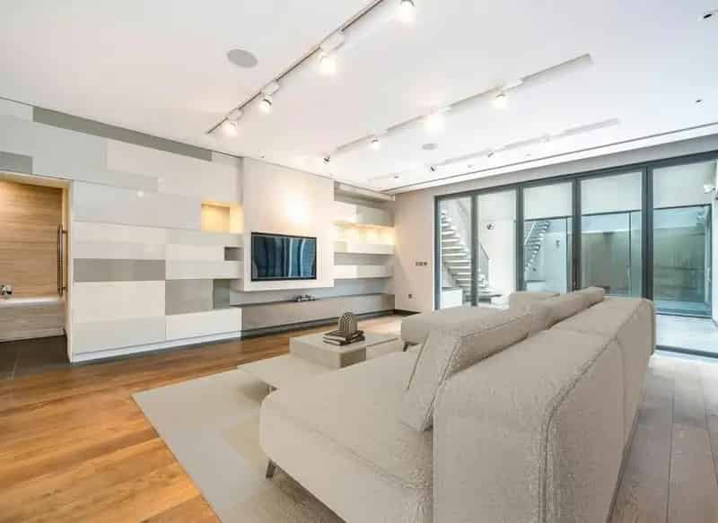 7 Bedroom Detached House near Holland Park W14