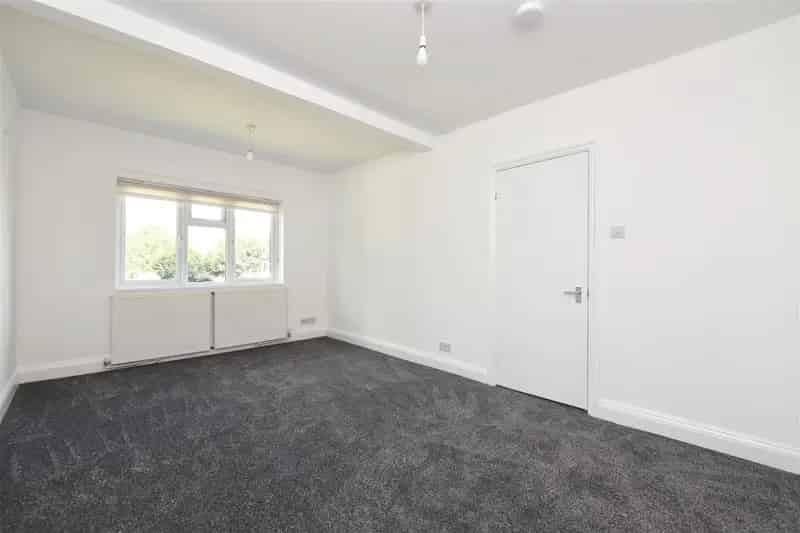 2 Bedroom Flat House to Rent Near Hendon Central