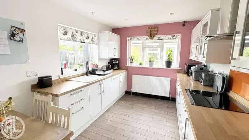 3 Bed Detached House For Sale