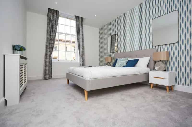 Spacious City Centre Apartment Available Now  Zero Deposit Guarantee