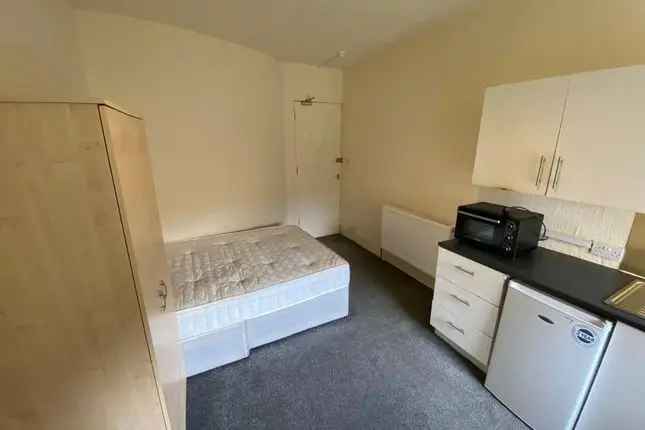 Studio Flat to Rent in Govanhill Glasgow