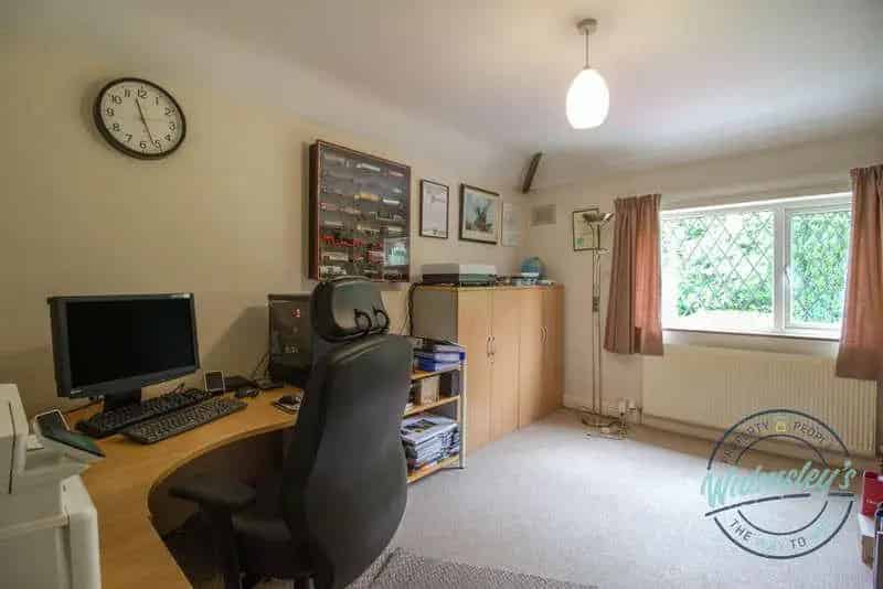 3 Bed Detached House for Sale in South Coventry