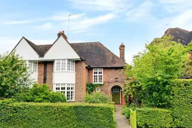 Five Bedroom Grade II Listed Family Home Near Golders Green