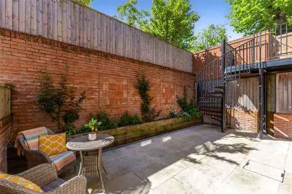 Townhouse for sale Stratton Road Winchester