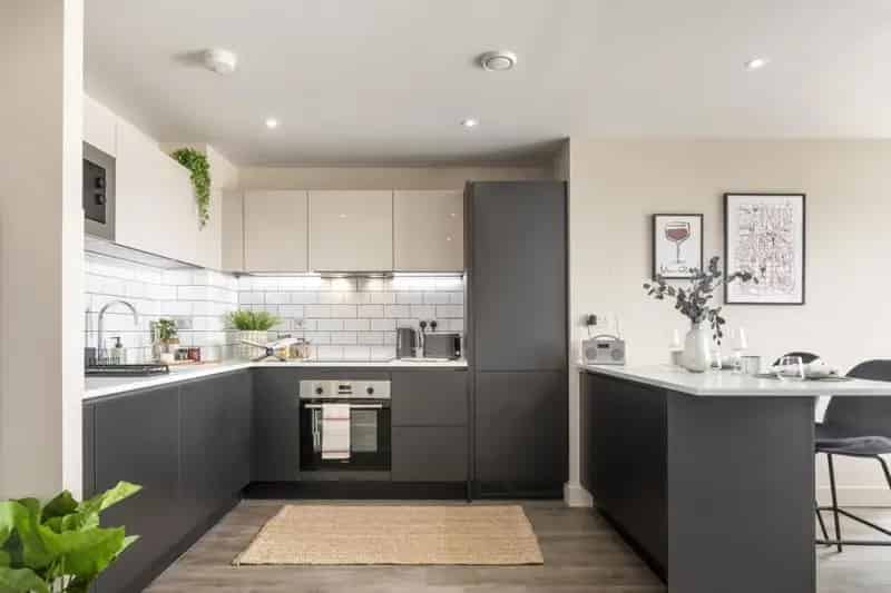 2 Bedroom Apartment with Low Deposit City Views Gym Wi-Fi Pet Friendly