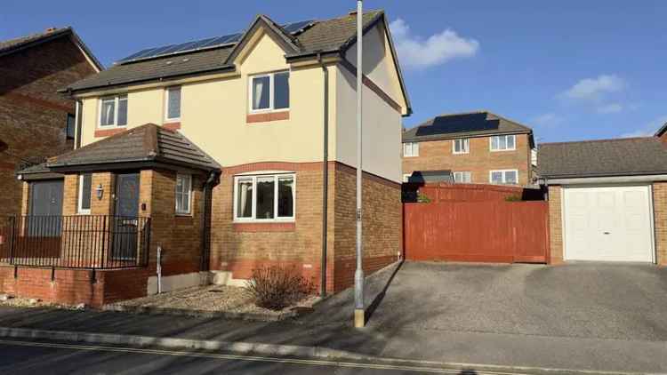 3 Bedroom Detached House For Sale