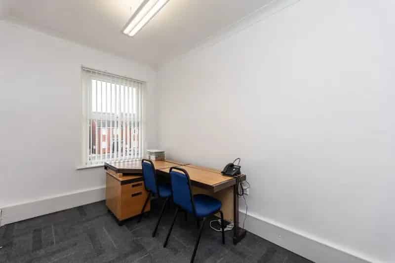 3 Bedroom House For Sale - Office Space with Conversion Potential
