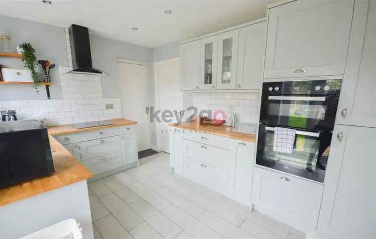 3 bedroom link detached house for sale