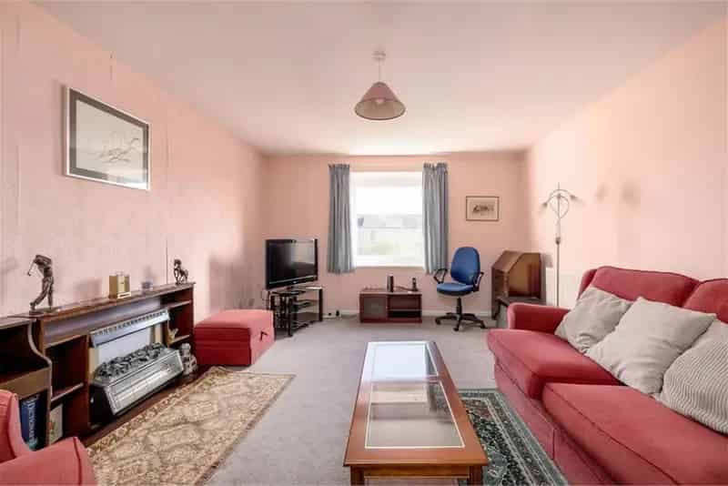 1 Bed Flat Maindoor with 1 Reception Room Trinity