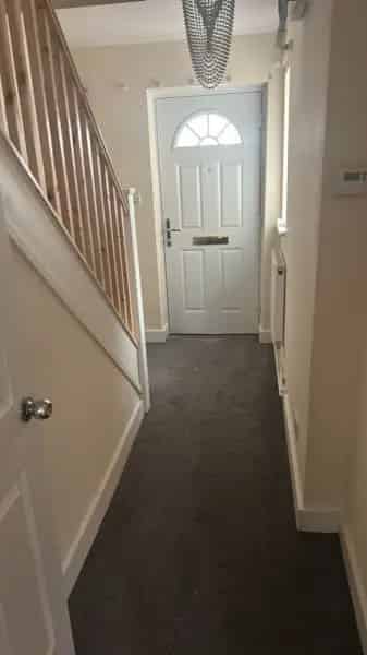 2 Bed House New Kitchen Bathroom Large Garden 2 Car Driveway