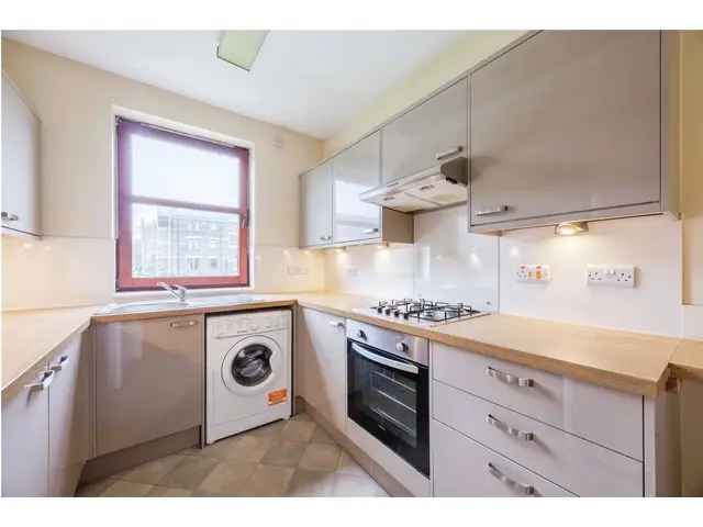 2 Bedroom Flat for Sale West End