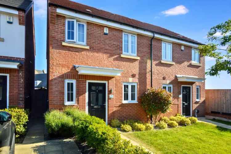 3 Bedroom Semi Detached House with Garden and En Suite