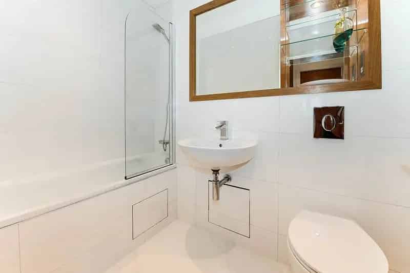 2 Bed Furnished Apartment Liverpool City Views Parking Gym