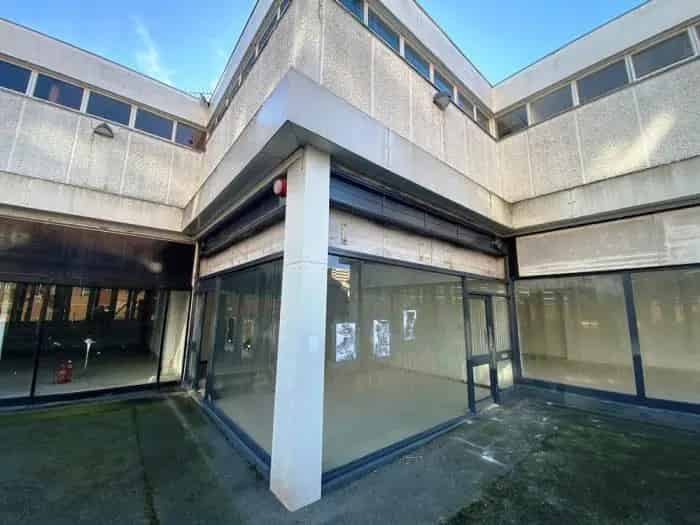 Retail Unit For Lease High Footfall Prime Location
