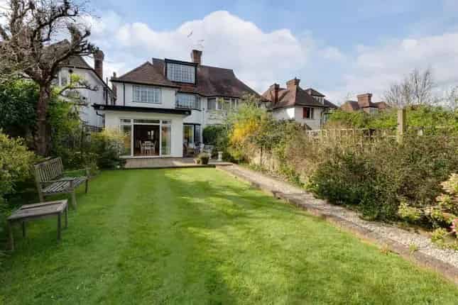5 Bedroom Semi-Detached House for Sale in London NW11