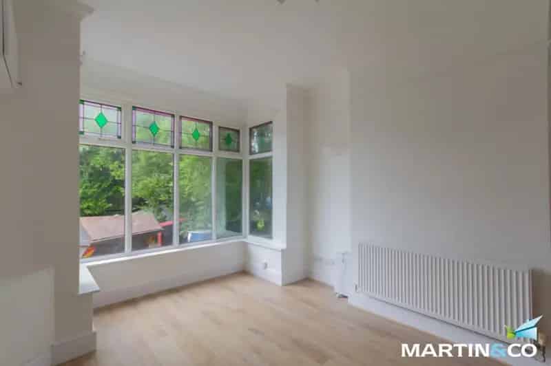 Studio to Rent - Gas Bill Included - Pets Considered