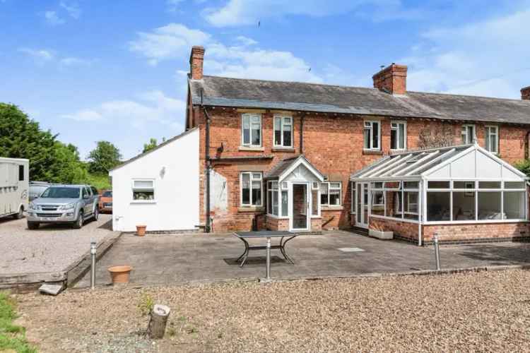 House For Sale in Station Road, Oakham, England