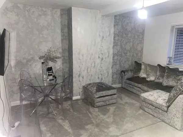 Flat For Rent in Dacorum, England