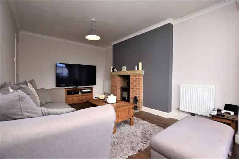 Extended Two Bedroom Bungalow WF4 - Ample Living Space & Garden