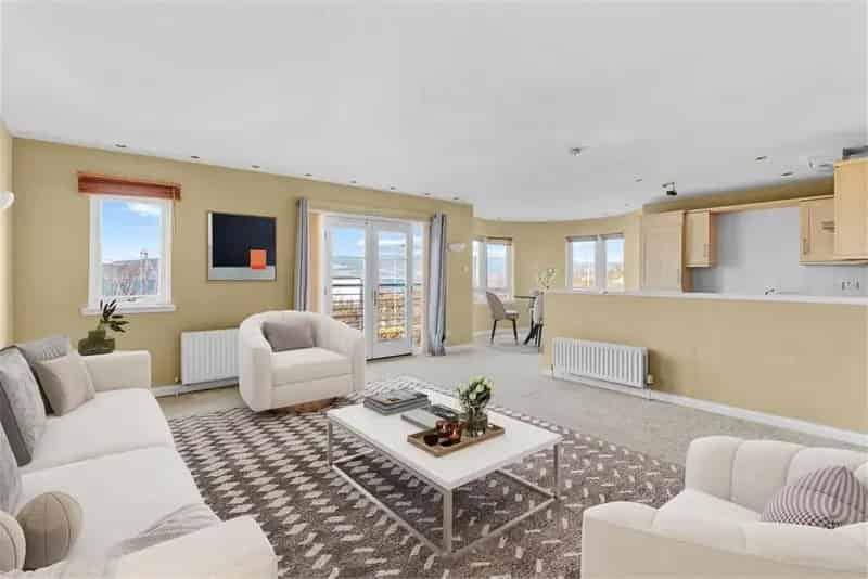 2 Bed Flat Wemyss Bay Coastal Views Modern Apartment