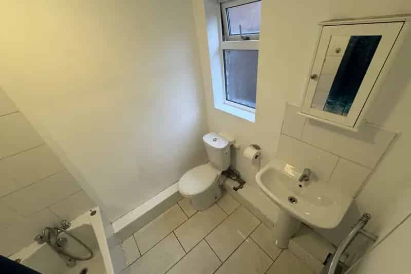 3 Bedroom House in Lloyds Area Corby