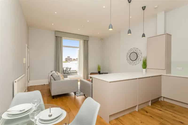 2 Bedroom Flat House to Rent in Brighton