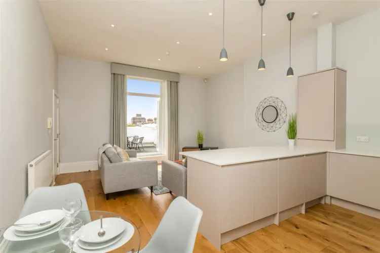 2 Bedroom Flat House to Rent in Brighton