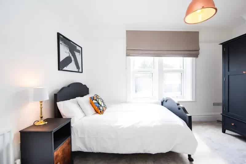 Furnished Double Room with Private Bathroom Bills Included Central Location