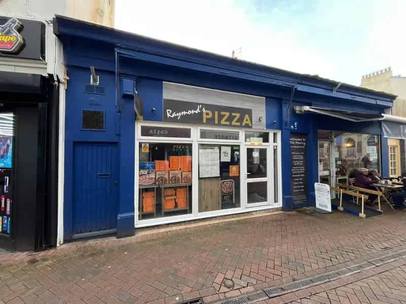 Teignmouth Investment: Takeaway Shop & Cottage - 7.40% Yield