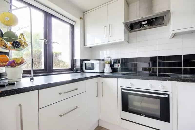 2 Bedroom River Lea Apartment for Rent