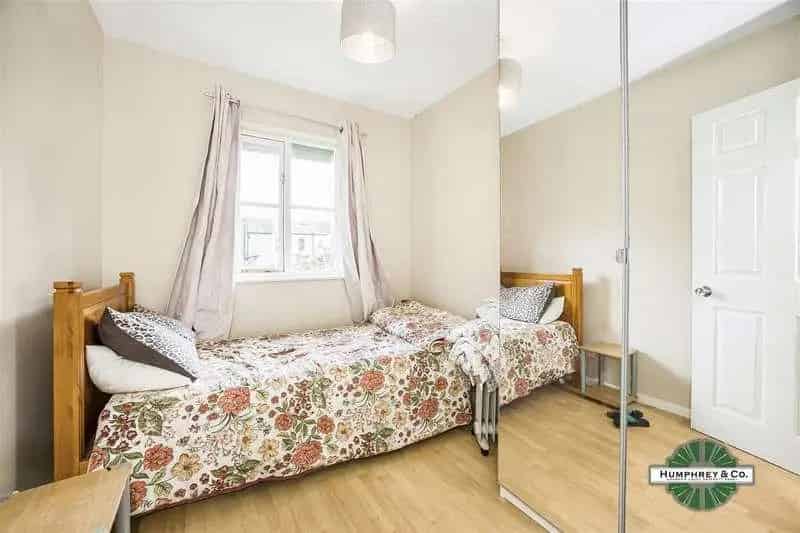 2 Bed Flat for Sale - Leasehold