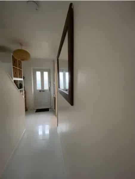 3 Bed Semi Detached House Near Schools Shops and Train Stations