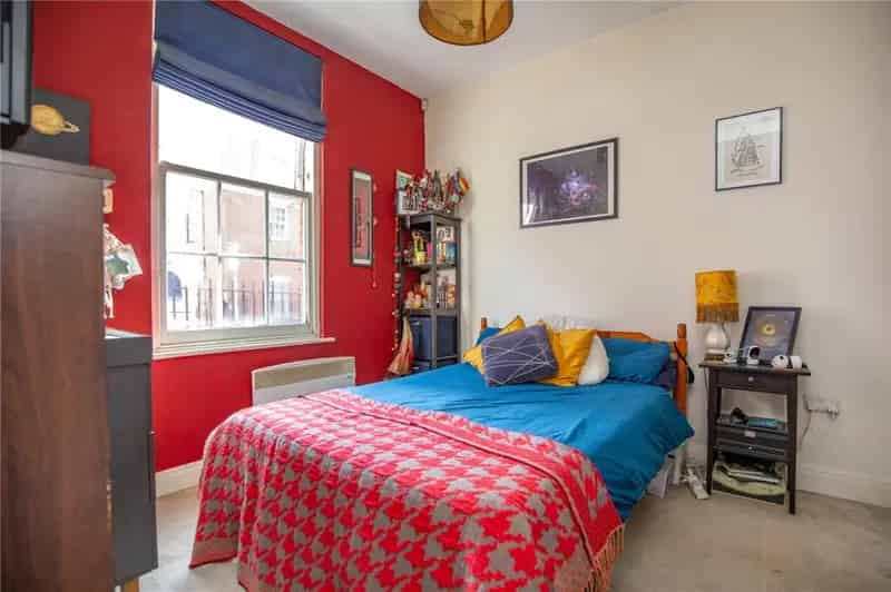 1 Bedroom Ground Floor Flat For Sale No Onward Chain
