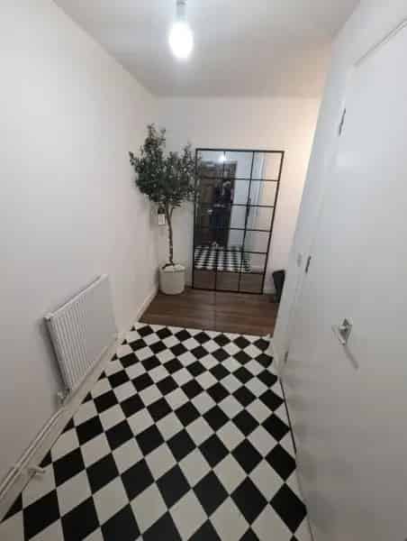 Spacious 23 Bed Flat with Garden and Ample Storage Near Staines Kingston