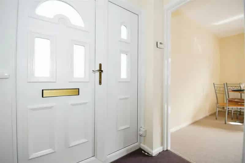 3 Bedroom End Town House For Sale