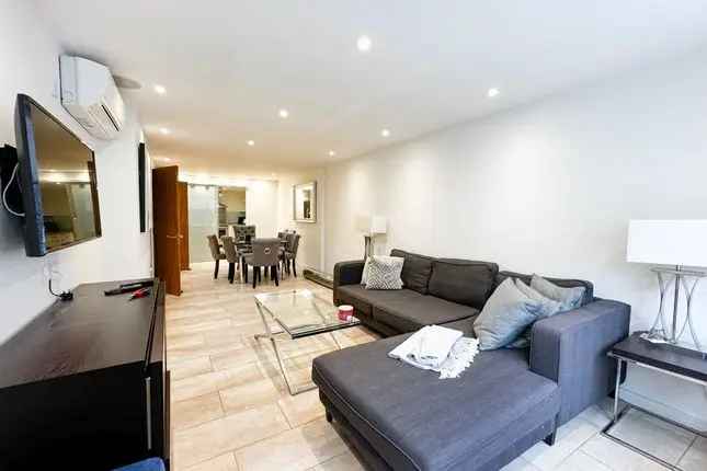 Maisonette for Rent in London W8 Young Street