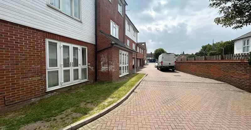 2 Bedroom Top Floor Apartment Investment Opportunity