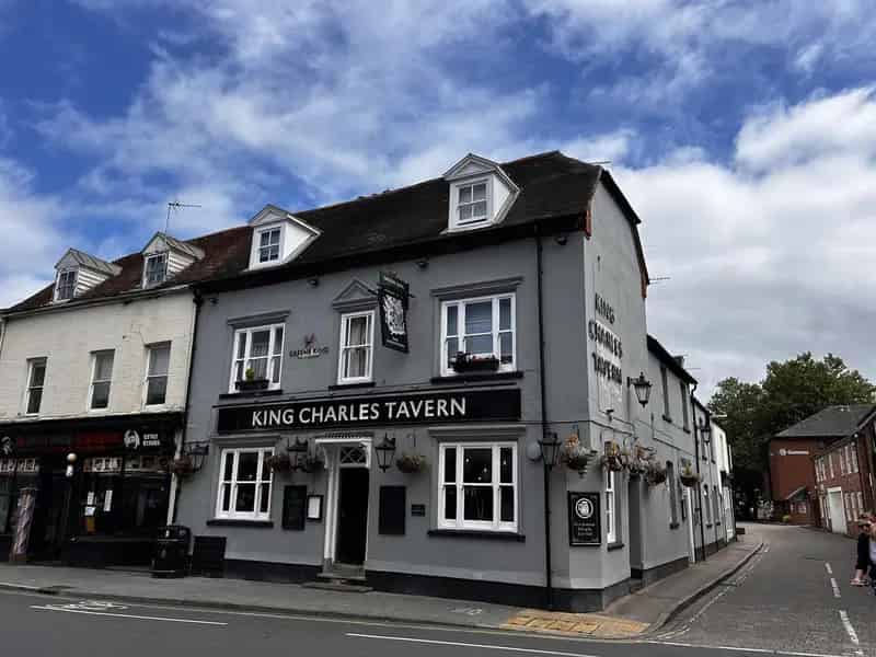Grade II Listed Pub Newbury 58 Covers Commercial Kitchen Residential Accommodation