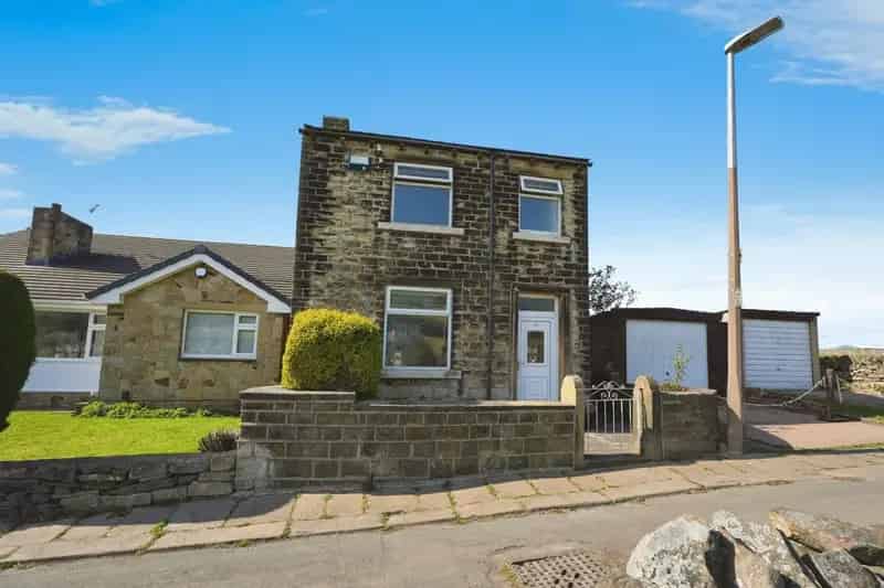 Idyllic Detached Home in Hall Bower with Rural Views and Planning Permission
