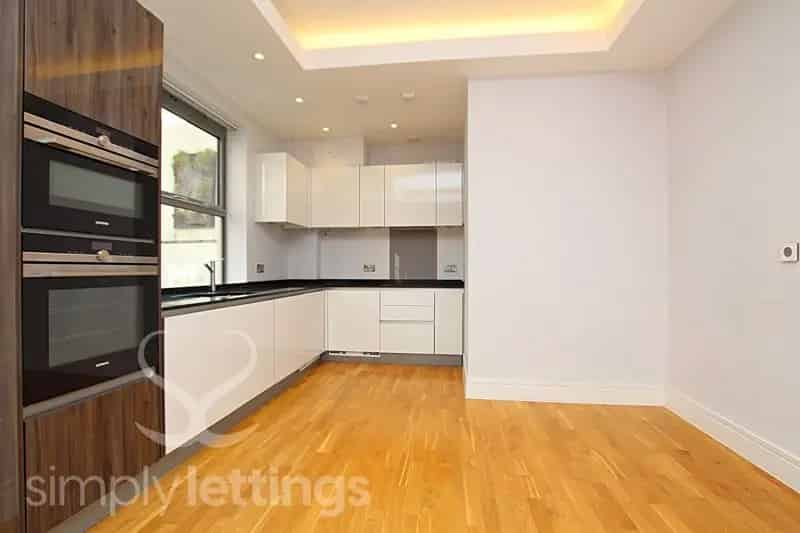 2 Bedroom Flat House to Rent in Brighton