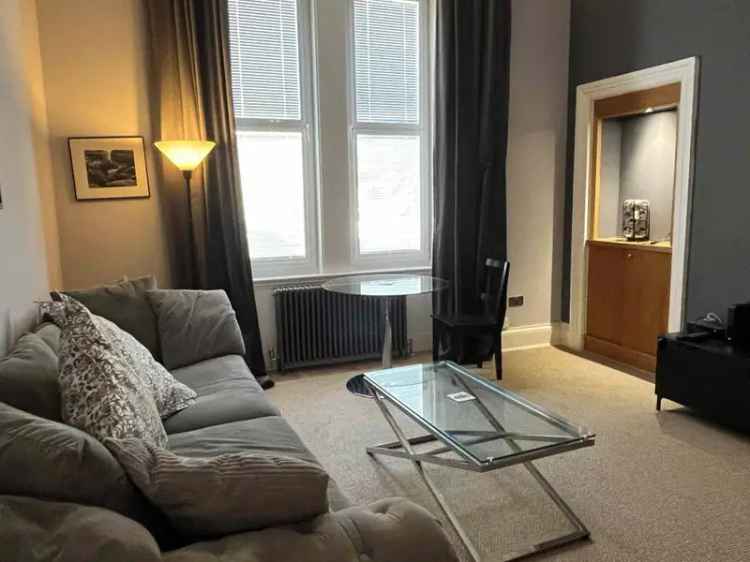 3 Bedroom Flat to Rent in Tollcross Edinburgh