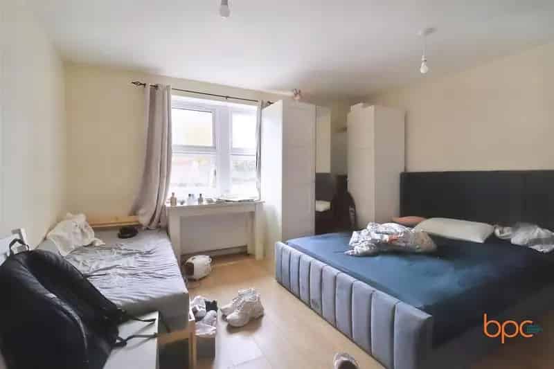 Studio Flat to Rent in Bristol - Great Location - EPC C - Students Welcome