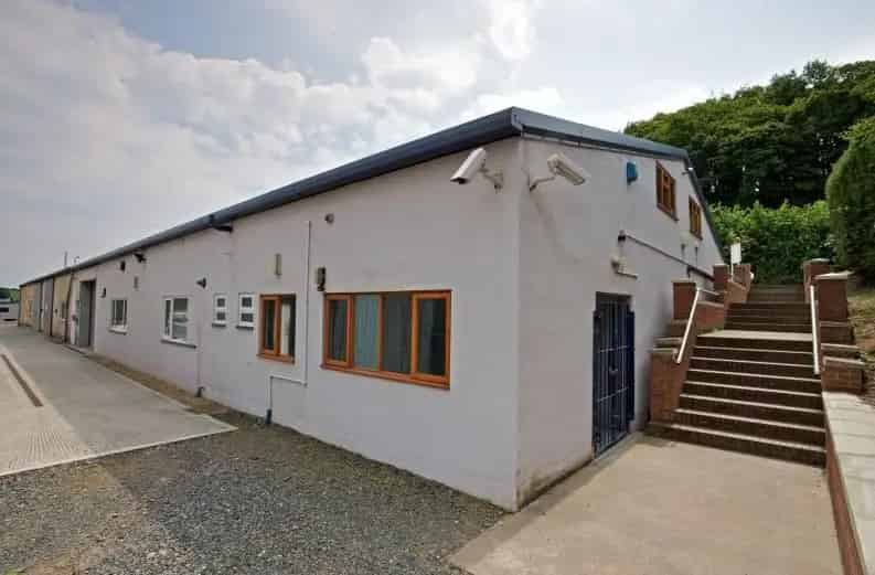 Modern Business Premises with Creative Art Hub and Private Parking